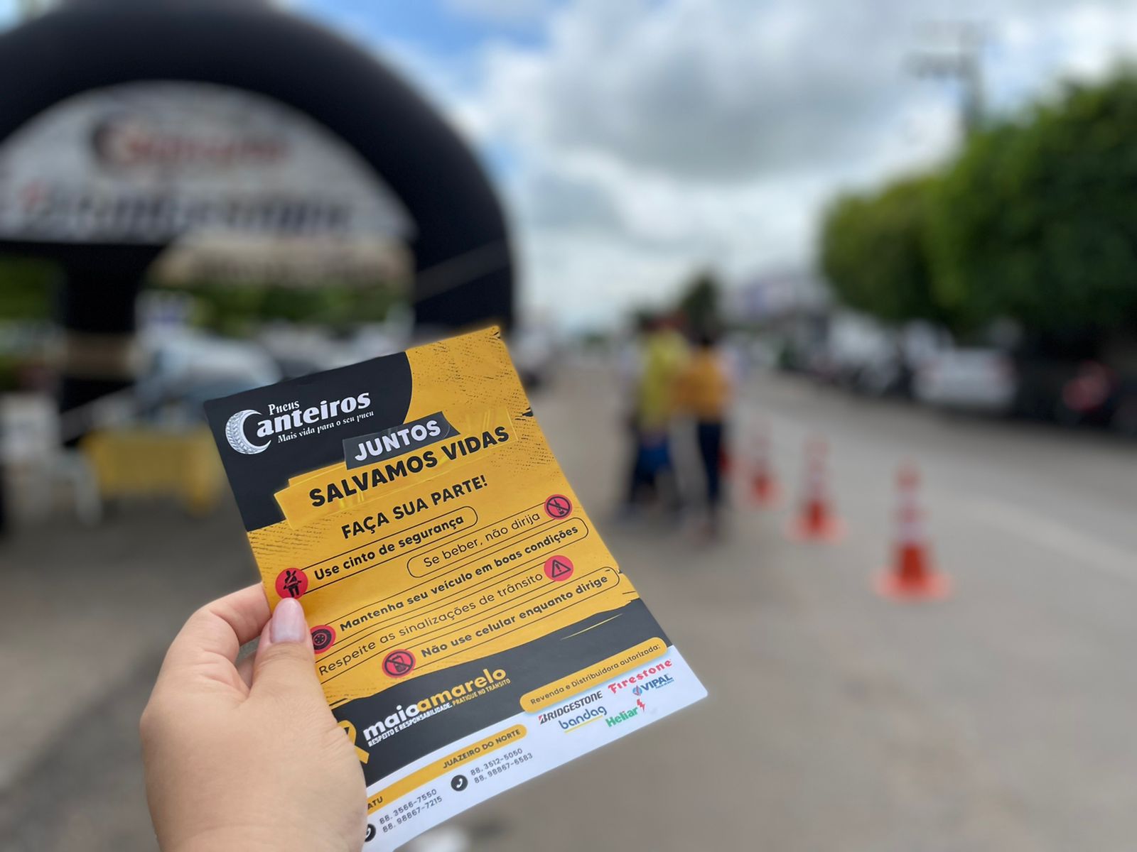 Como forma de promover a educação no trânsito, Pneus Canteiros realiza blitz educativa do Maio Amarelo em Iguatu 
